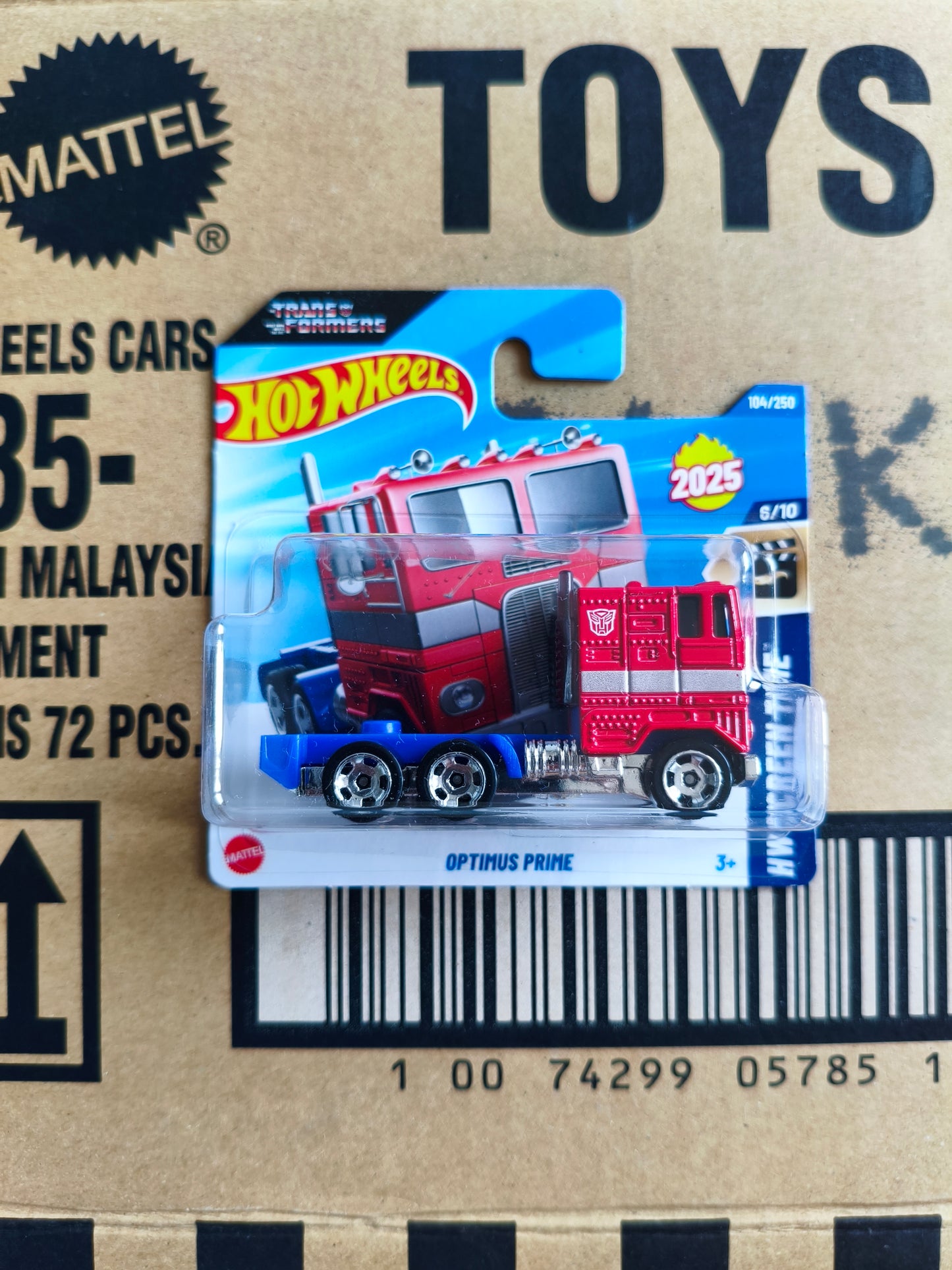 Hot Wheels Mainline Optimus Prime | Skala 1:64