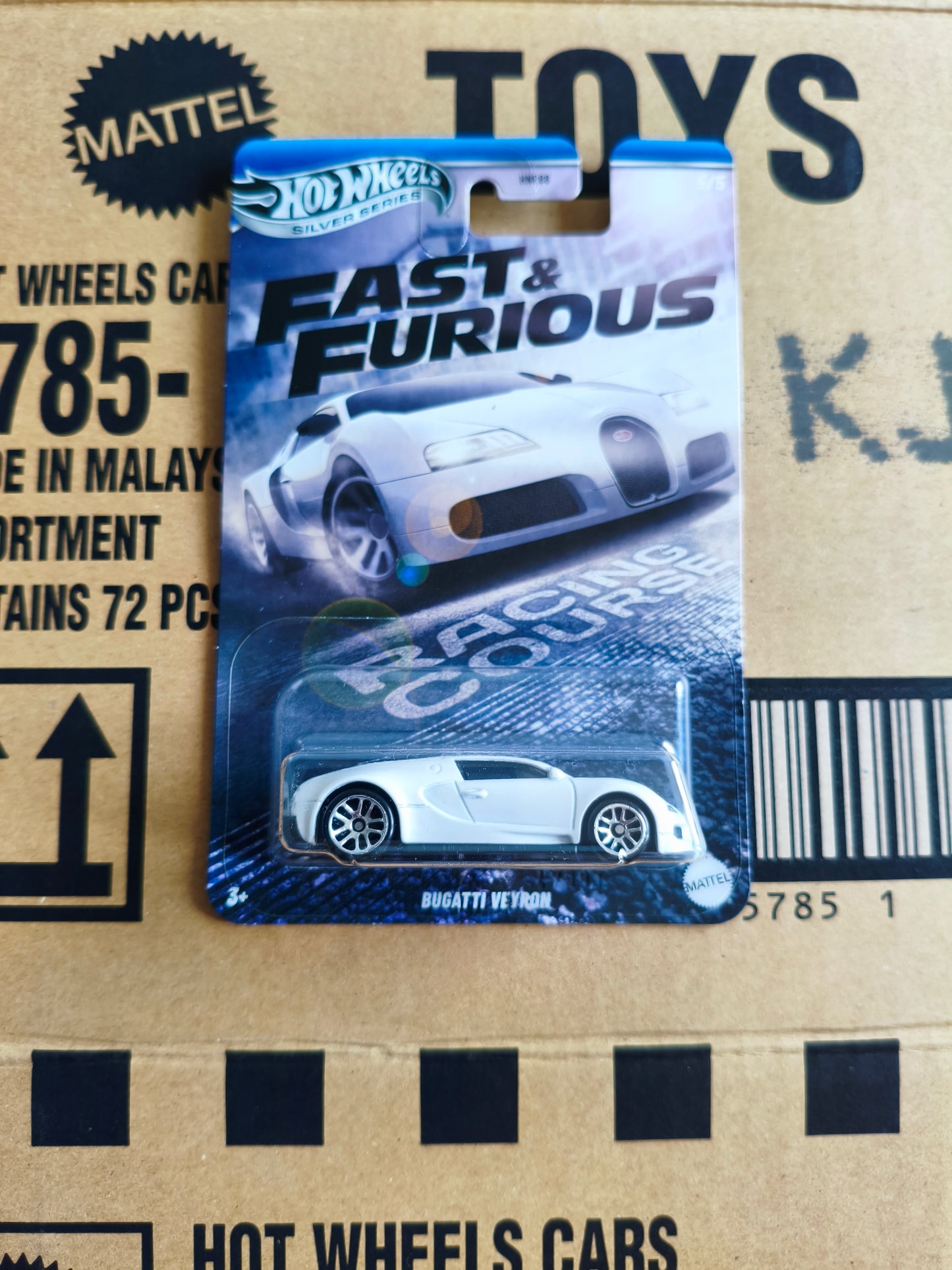 Hot Wheels Silver Fast & Furious Racing Course Bugatti Veyron | Skala 1:64
