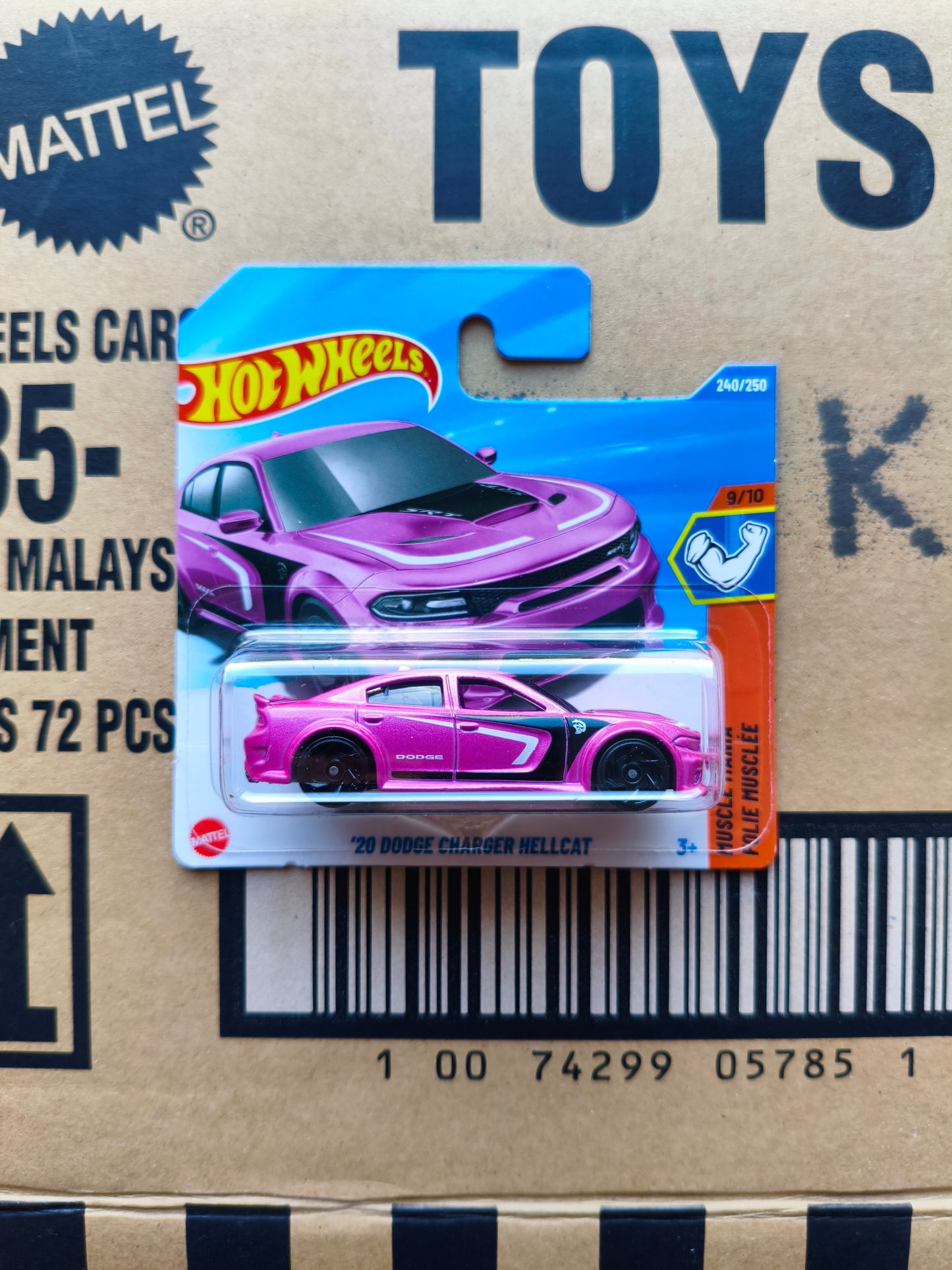 Hot Wheels Mainline Dodge Charger Hellcat | Skala 1:64