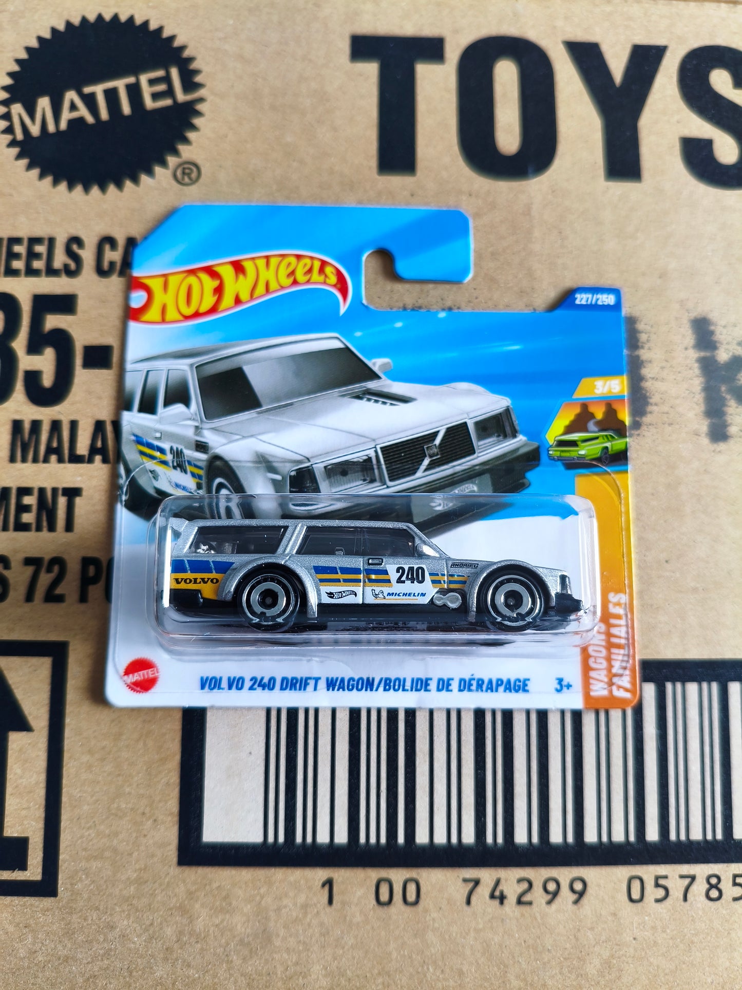 Hot Wheels Mainline Volvo 240 Drift Wagon | Skala 1:64