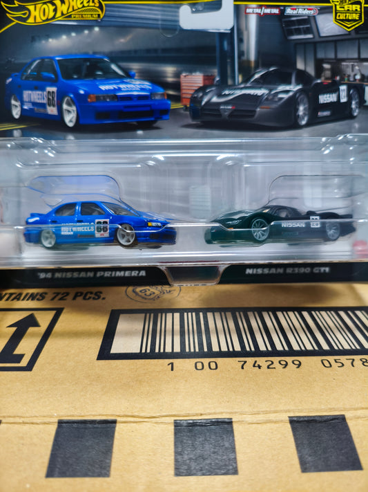 Hot Wheels Premium Car Culture – ’94 Nissan Primera & Nissan R390 GT1 | Skala 1:64