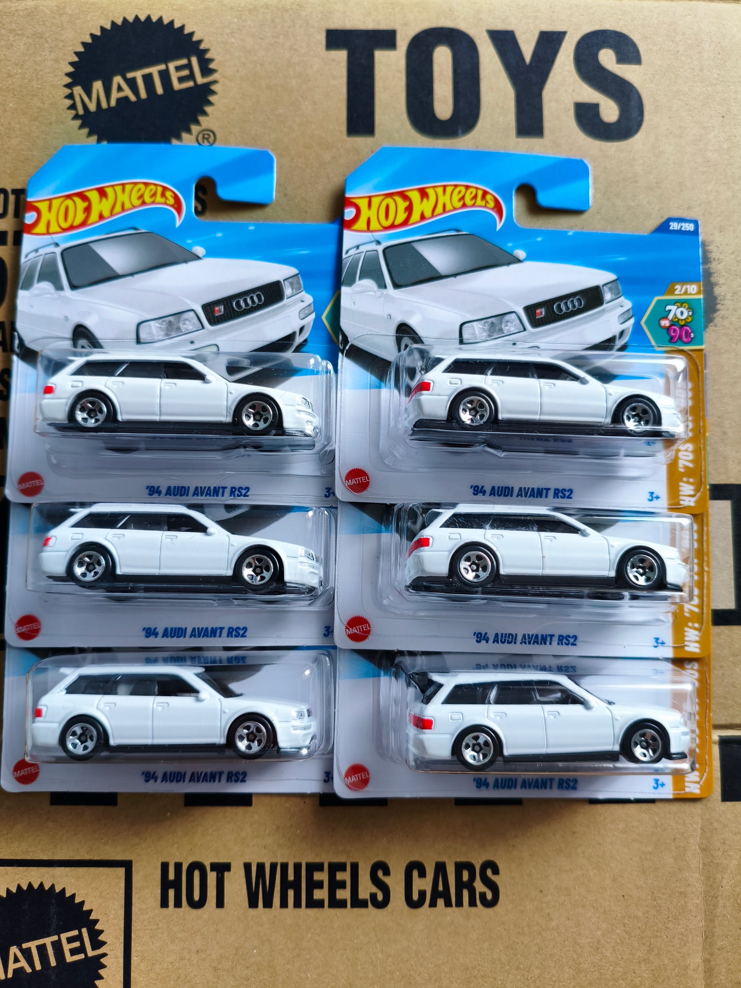 Hot Wheels Mainline Audi Avant RS2| Skala 1:64