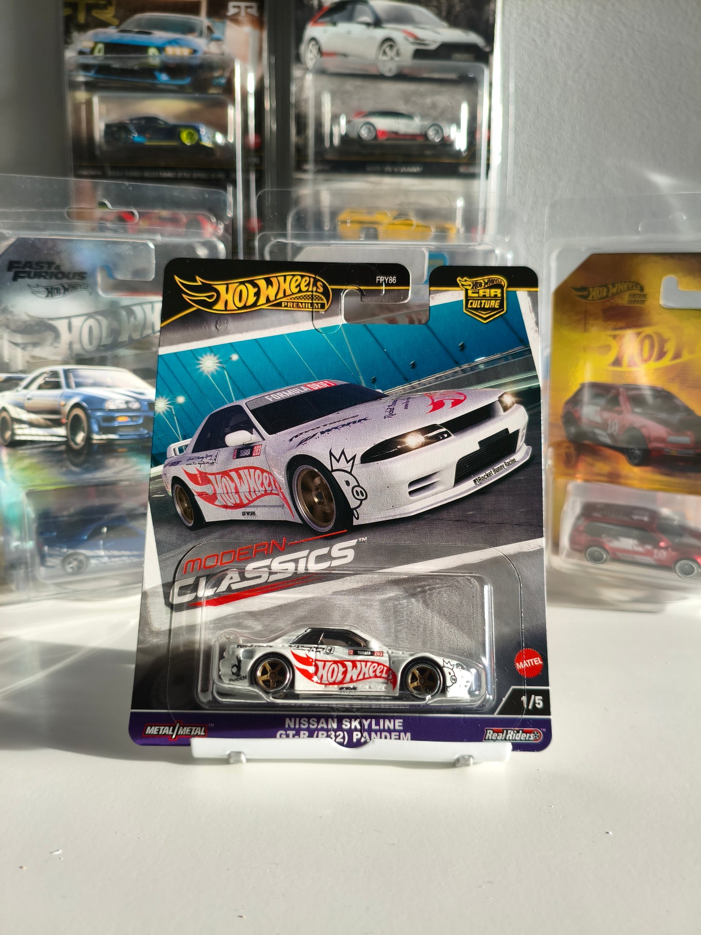 Hot Wheels Nissan Skyline GT-R R32 Pandem Modern Classics 1:64 Diecast