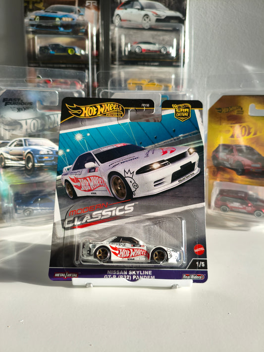 Hot Wheels Nissan Skyline GT-R R32 Pandem Modern Classics 1:64 Diecast