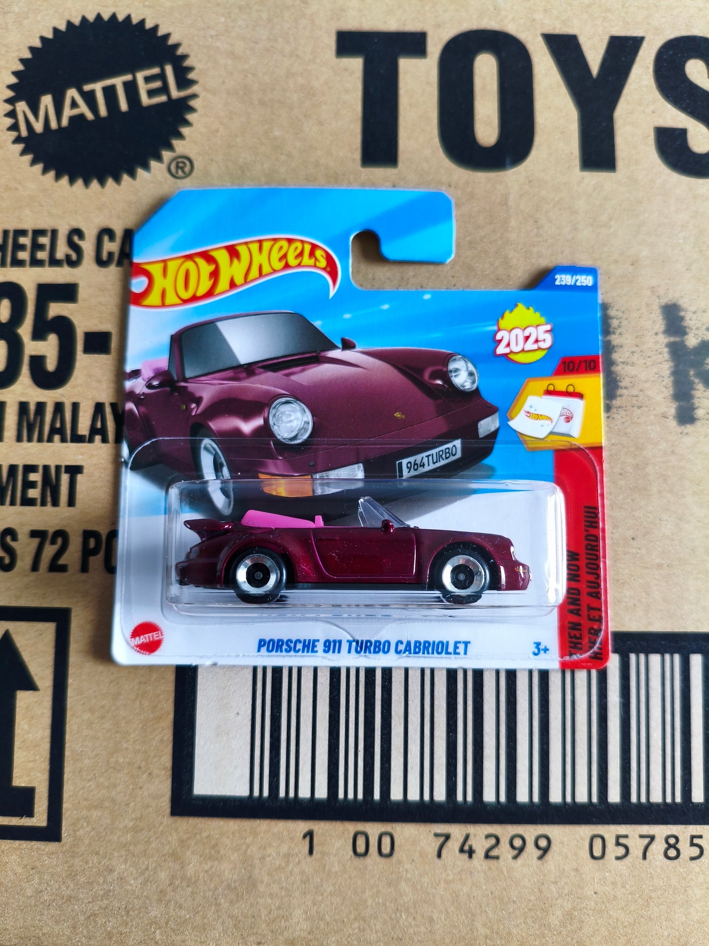 Hot Wheels Mainline Porsche 911 Turbo Cabriolet  | Skala 1:64